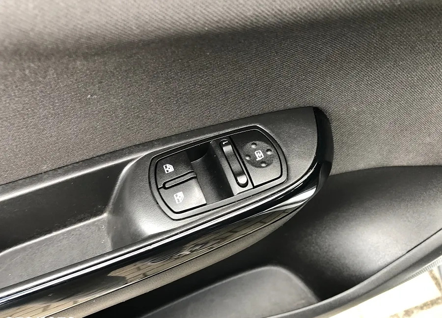 Opel Corsa cena 28999 przebieg: 220116, rok produkcji 2019 z Pabianice małe 466